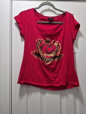 COOGI Red Scoop Neck Short Sleeve Tee with Gold Crest